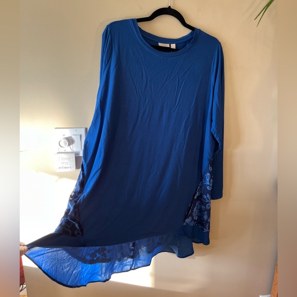 LOGO Lori Goldstein Royal Blue Top with Raised Velvety Floral Overlay at Back - Picture 8 of 15